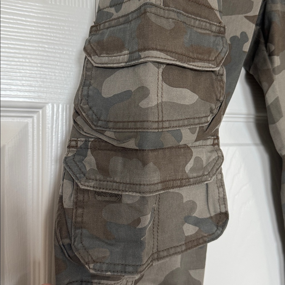 Wrangler Camo Cargo Pants Mens NWT - Picture 3 of 10